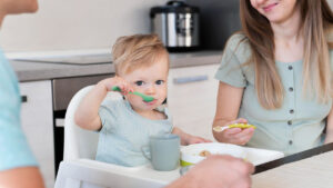 Come aiutare tuo figlio a provare nuovi alimenti